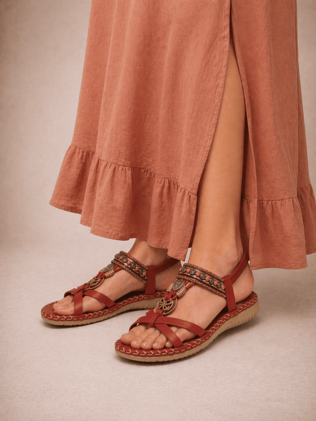 Sandalias de estilo ibicenco que combinan comodidad y elegancia - Luxoria