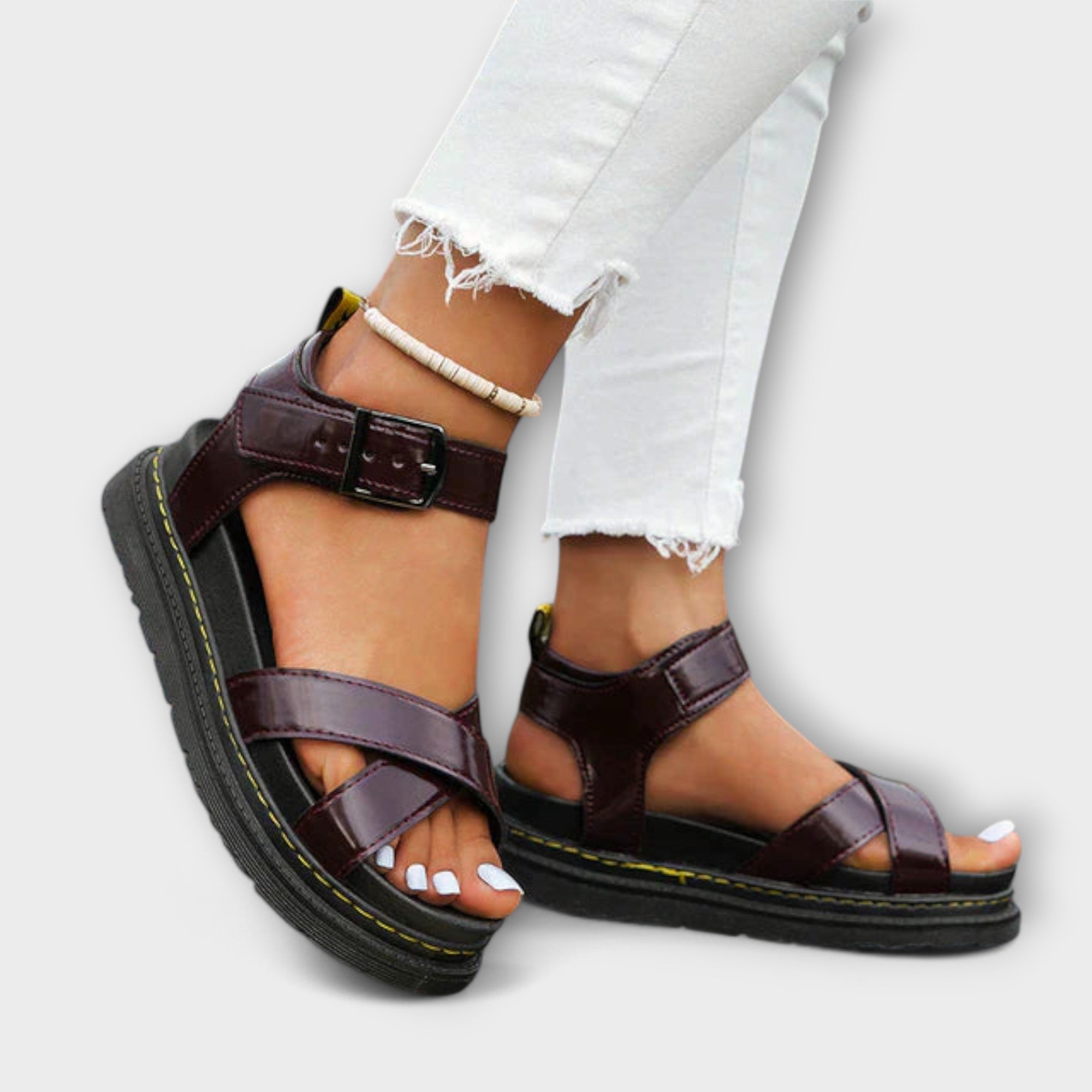 Renata™ | SANDALIAS URBANAS DE PLATAFORMA CON CORREAS AJUSTABLES Y ACABADO SUAVE - Luxoria